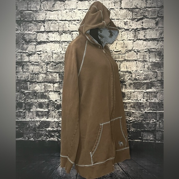 Hatley Sweater - Picture 2 of 5